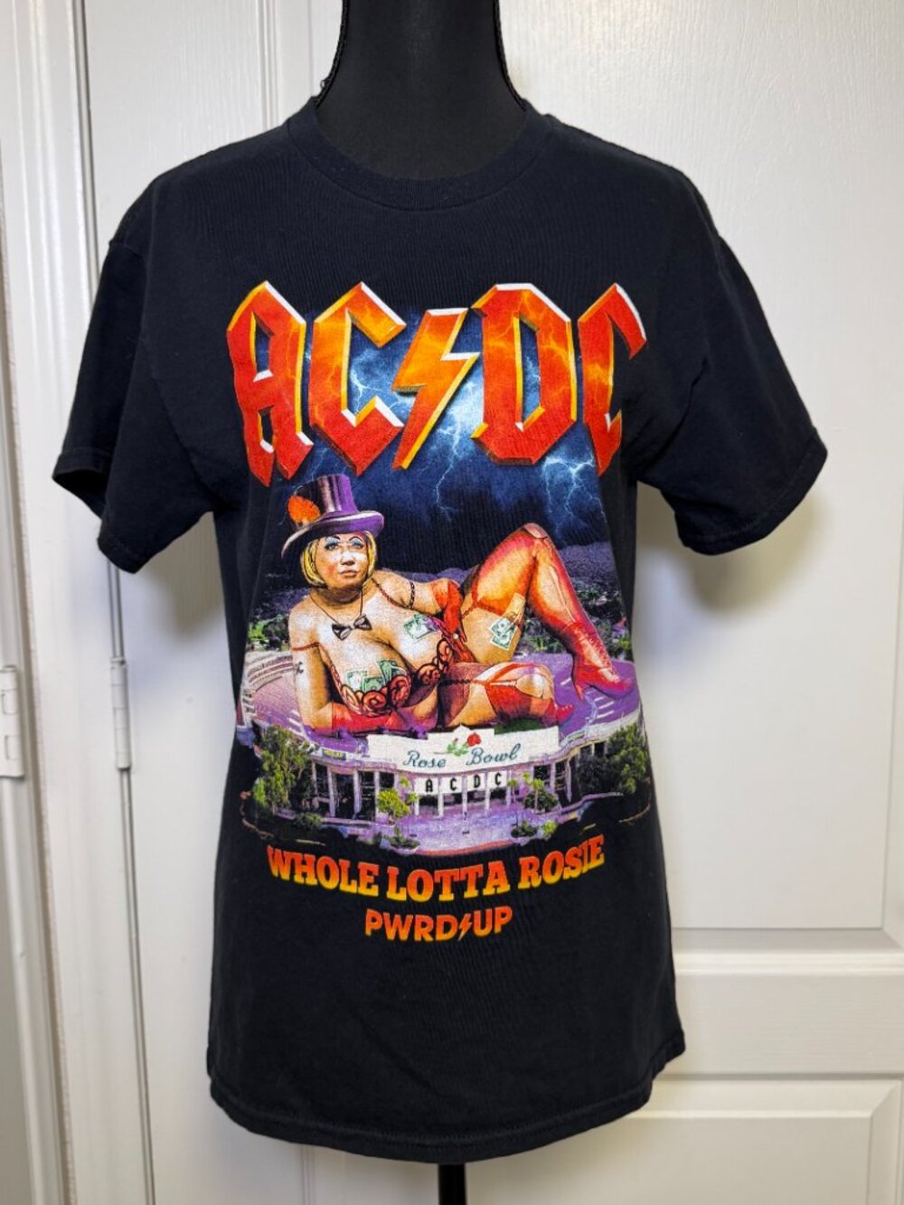 AC/DC Whole Lotta Rosie PWR UP 2025 Tour Rose Bowl Concert Tee Size S
